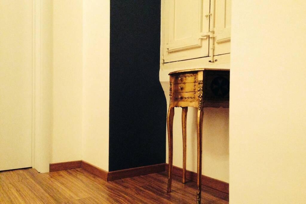 Timeless Elegance : Centre Apartment *